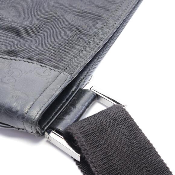 Gucci Guccissima Shoulder Bag Canvas Shoulder Bag 161822 in Fair condition - Picture 6 of 10